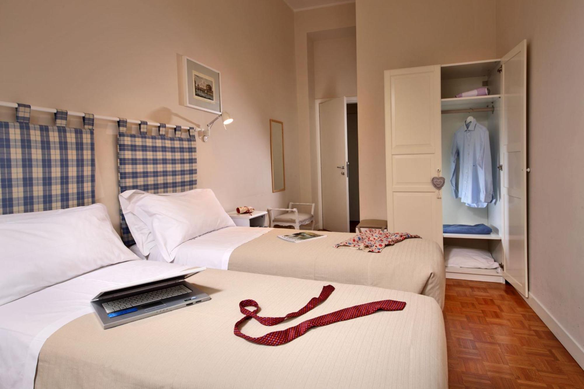 רומא Residenza I Rioni Guesthouse מראה חיצוני תמונה