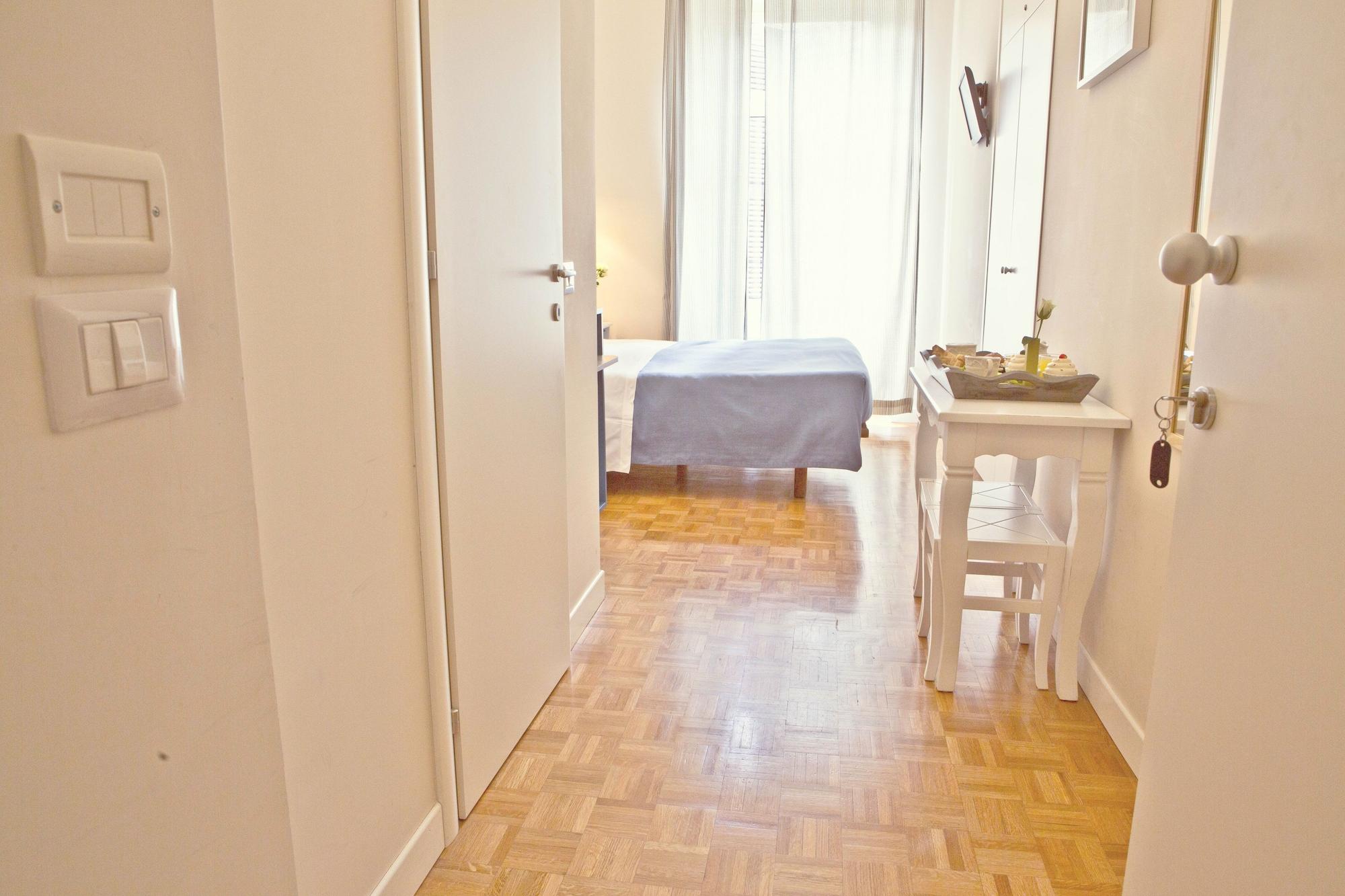 רומא Residenza I Rioni Guesthouse מראה חיצוני תמונה