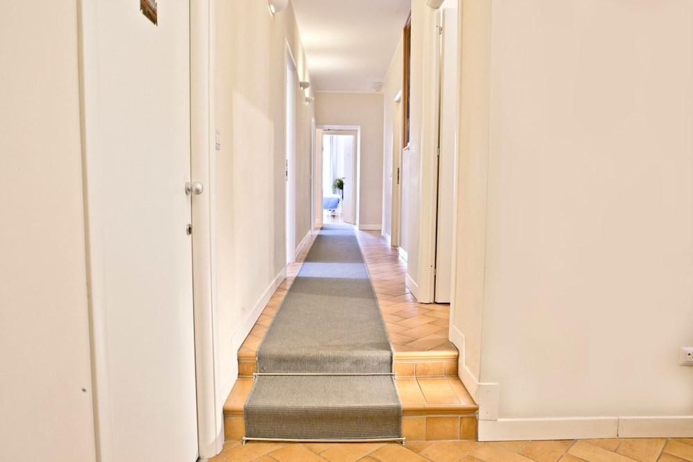 רומא Residenza I Rioni Guesthouse מראה חיצוני תמונה