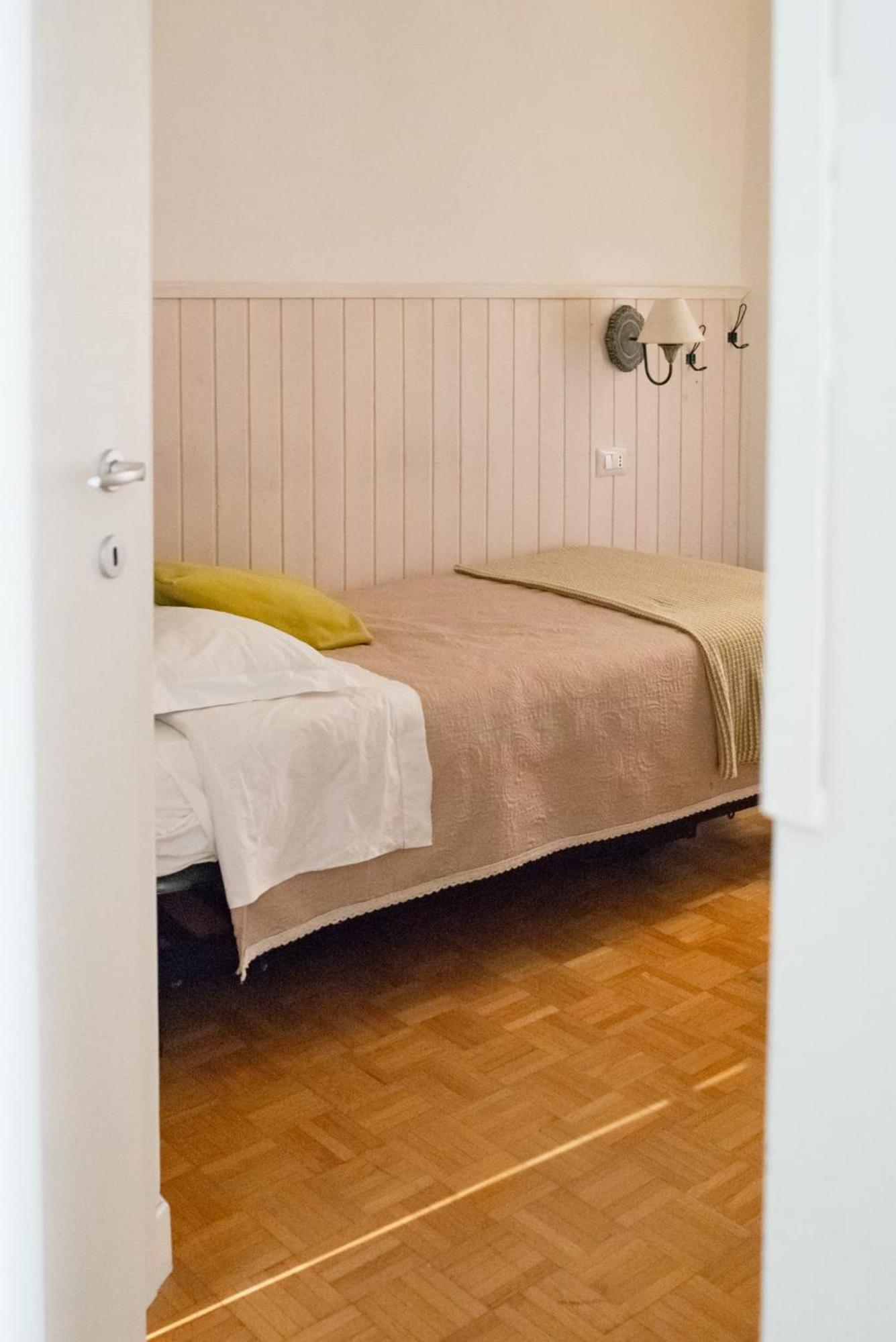 רומא Residenza I Rioni Guesthouse מראה חיצוני תמונה