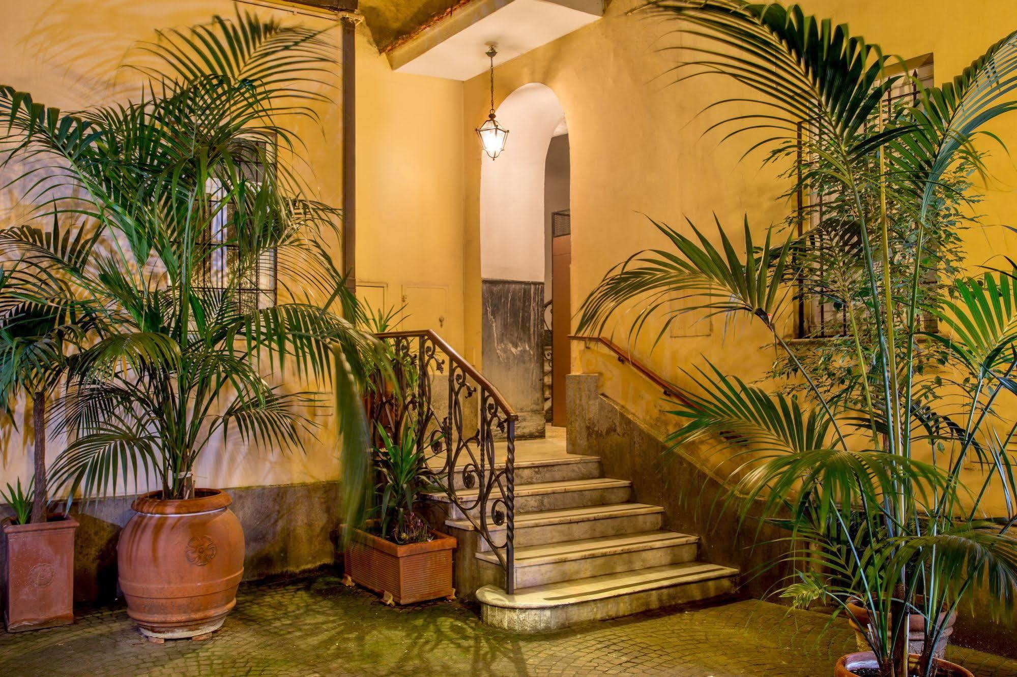 רומא Residenza I Rioni Guesthouse מראה חיצוני תמונה